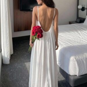 Vestido ancho y largo con espalda descubierta