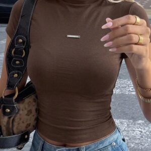 Camiseta de mangas cortas y cuello alto
