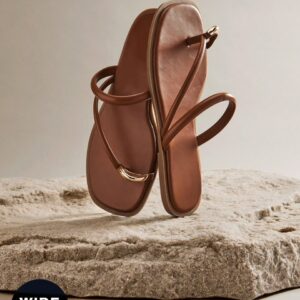 Sandalias descalzadas y planas de verano