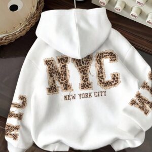 Sudadera con slogan de animal print